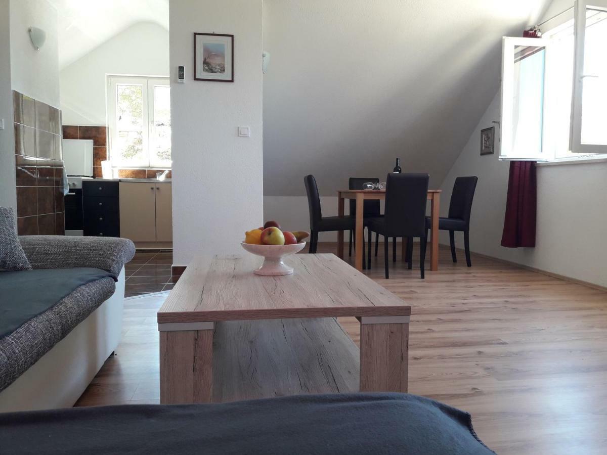 Apartmani Timon Bol Extérieur photo