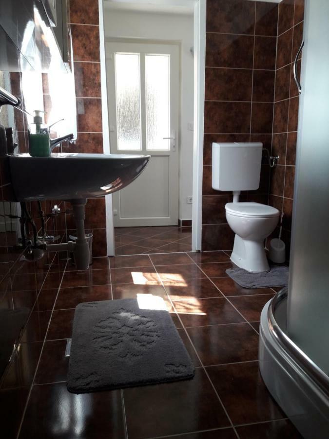 Apartmani Timon Bol Extérieur photo