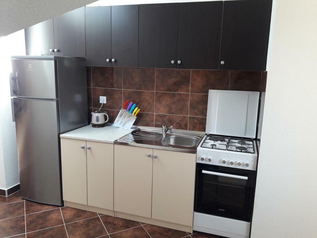 Apartmani Timon Bol Extérieur photo